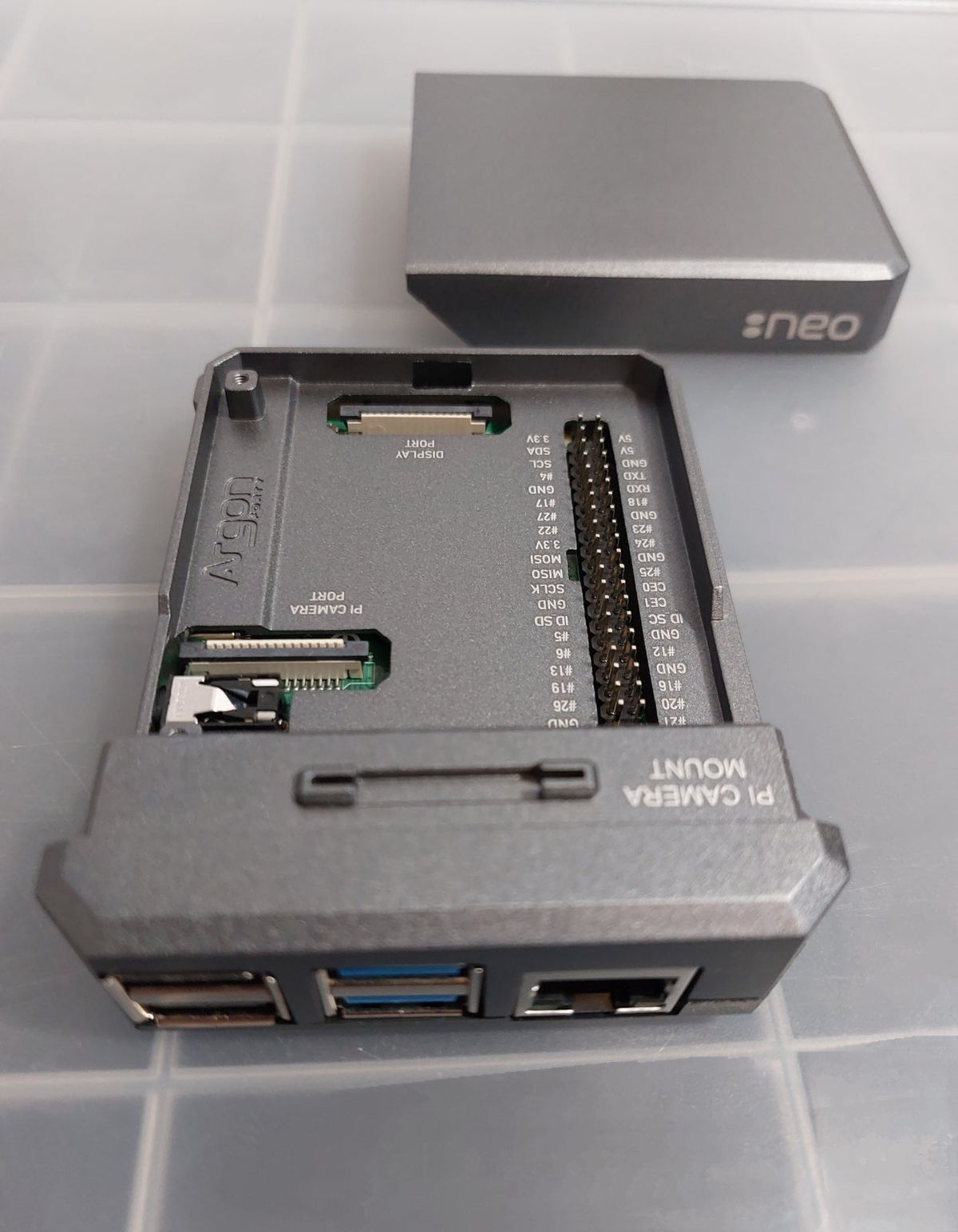 Raspberry Pi 4 Argon Neo -kotelo